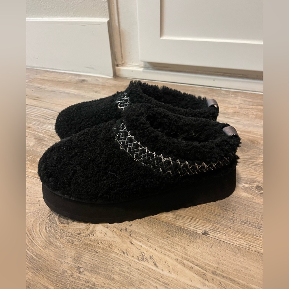 Ugg Women’s Tazz UggBraid, Black, Size 6